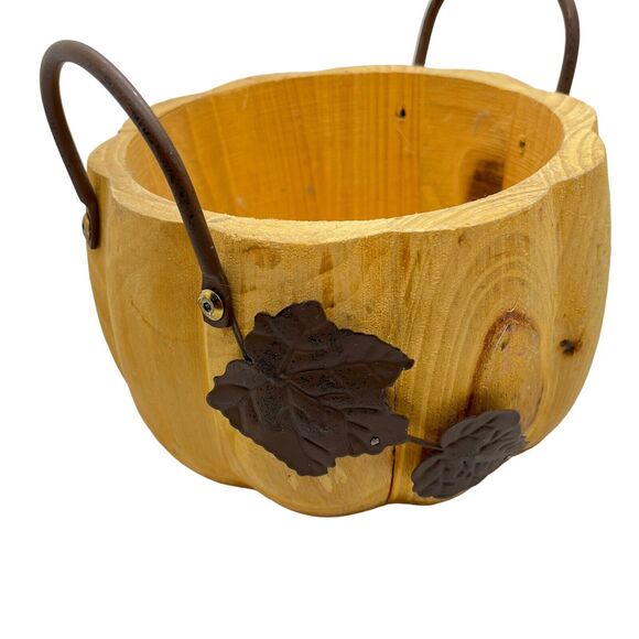 Pottery Barn Hand Carved Wooden Pumpkin Basket w/ Metal Handle Autumn!!! - Picture 4 of 12